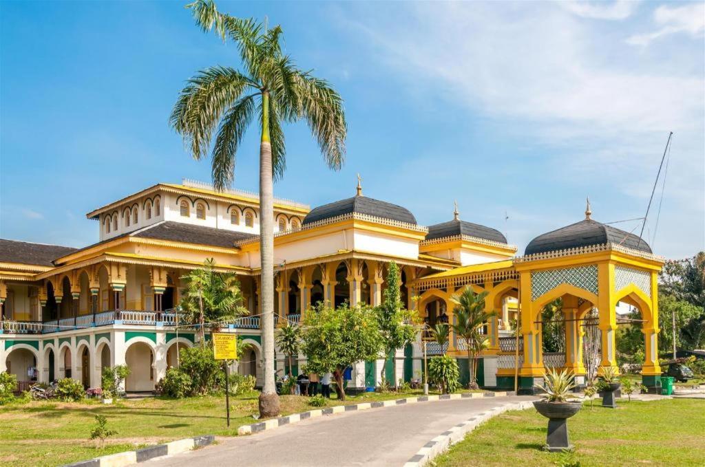 Oyo 91418 Kantil Homestay Syariah Sunggal Exterior photo