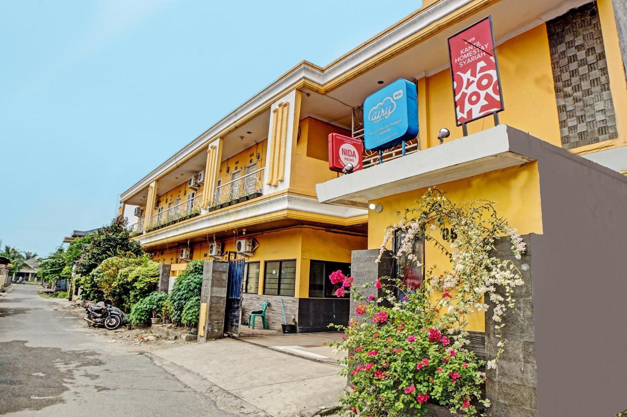 Oyo 91418 Kantil Homestay Syariah Sunggal Exterior photo