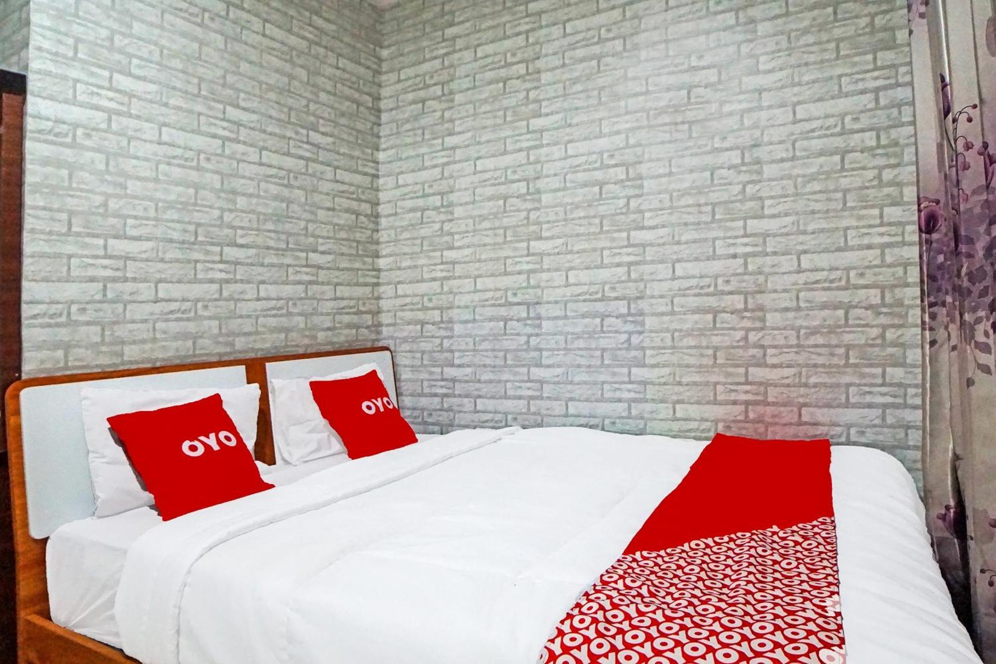 Oyo 91418 Kantil Homestay Syariah Sunggal Exterior photo
