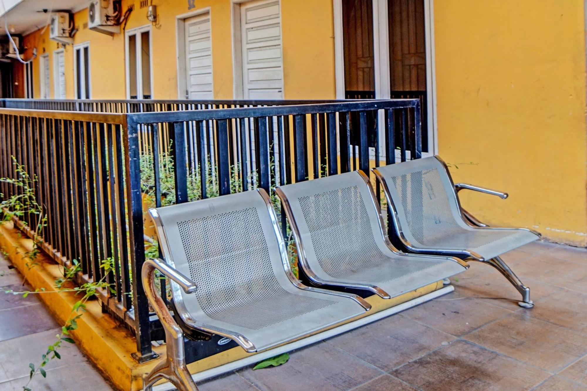 Oyo 91418 Kantil Homestay Syariah Sunggal Exterior photo