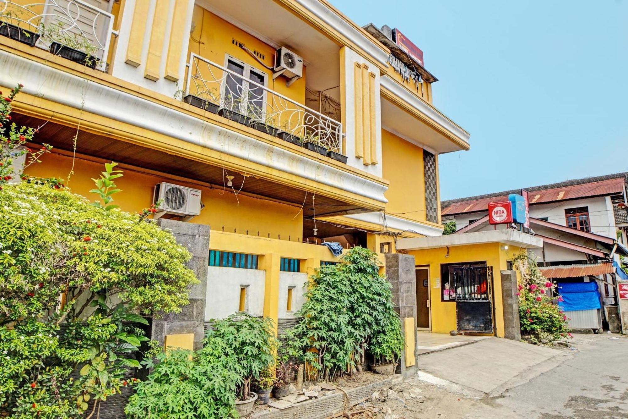 Oyo 91418 Kantil Homestay Syariah Sunggal Exterior photo